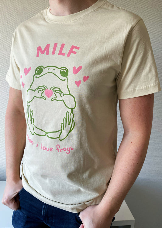 T-shirt | Man I Love Frogs (Sand) - PREORDER Restock