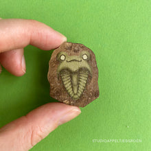 Load image into Gallery viewer, Frog Mail | Fossil pin
