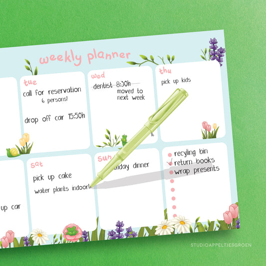 Notepad | A4 Weekly planner Spring frog desk pad