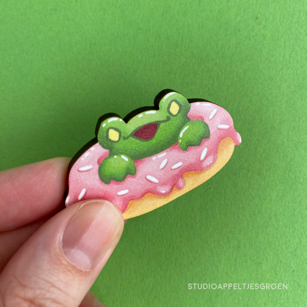 Wood pin | Donut frog