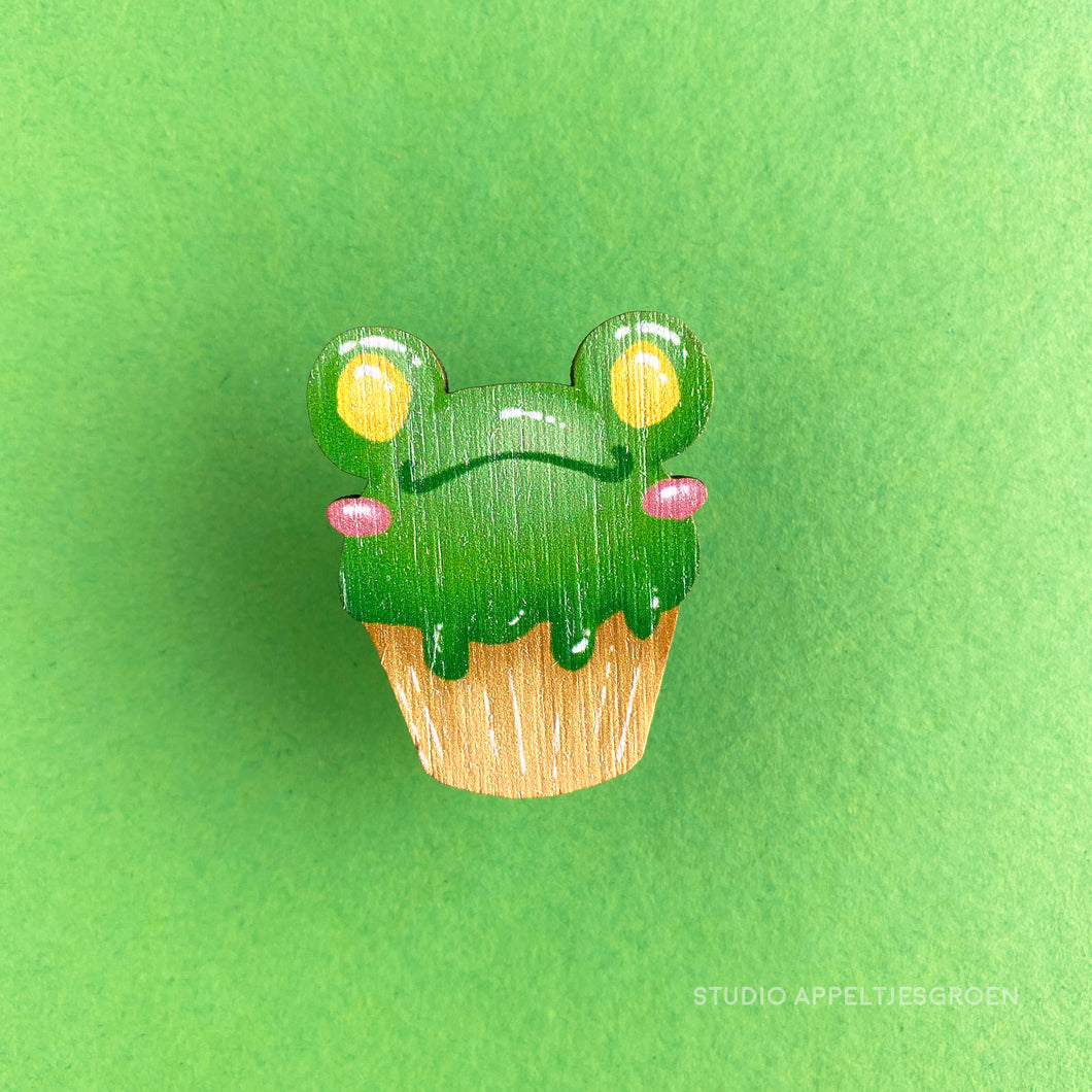 Frog Mail | Frog cupcake Wood pin