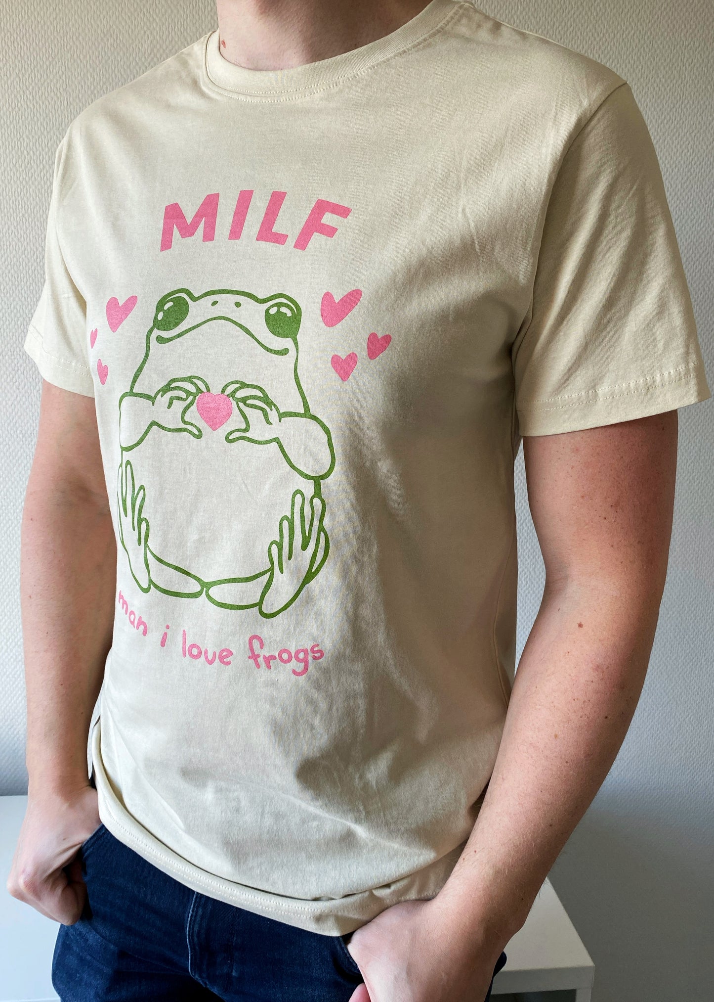 T-shirt | Man I Love Frogs (Sand)