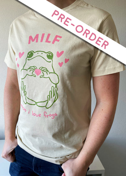 T-shirt | Man I Love Frogs (Sand) - PREORDER Restock