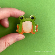 Load image into Gallery viewer, Frog Mail | Morelet&#39;s tree frog Wood pin
