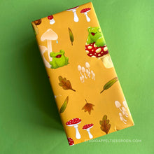 Load image into Gallery viewer, Wrapping paper | Fall time with Floris
