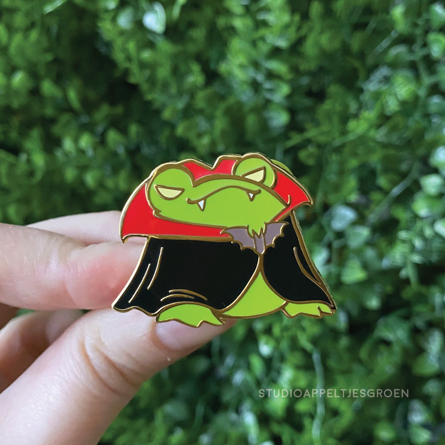 Enamel pin | Vampire