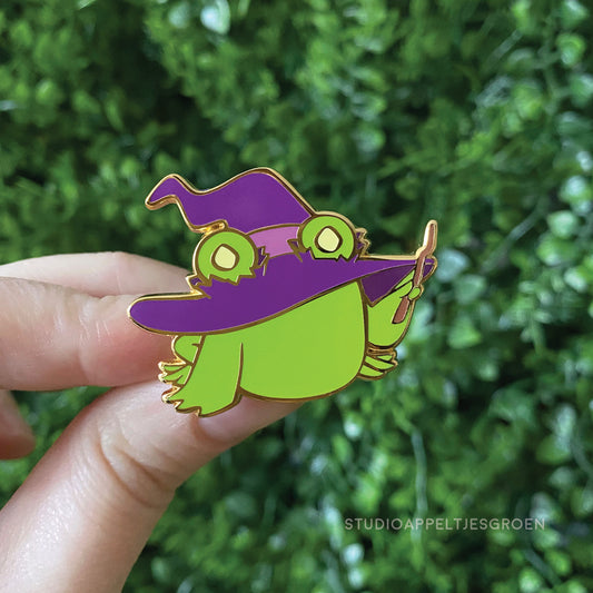 Enamel pin | Witch
