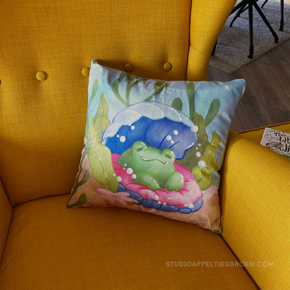 Pillow case | Oyster frog