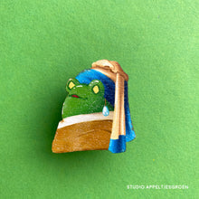 Load image into Gallery viewer, Frog Mail | Pearl earring Wood pin
