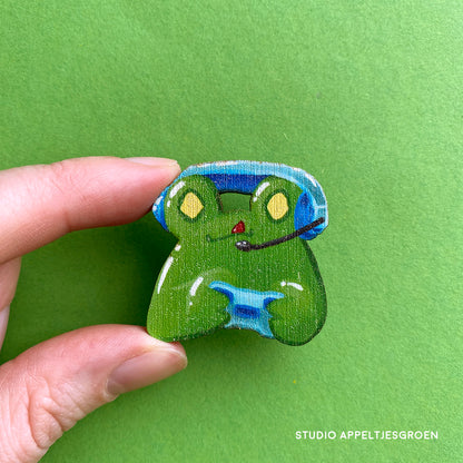 Wood pin | Gamer frog