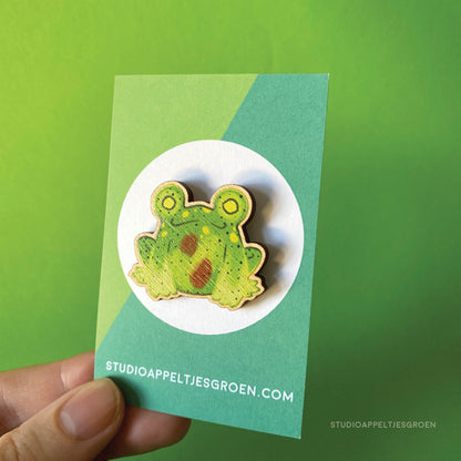 Wood pin | Glass frog