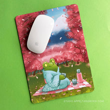 Load image into Gallery viewer, Floris the Frog | Hanami mouse pad
